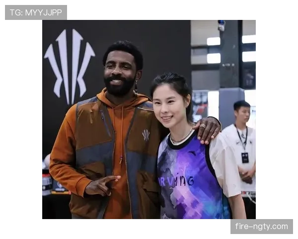 欧文又换发型了，这回连训练都戴着那顶毛线帽，真不怕热？
